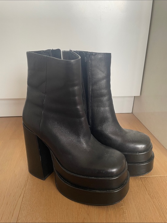 Steve Madden Shoes - Steve Madden Black Leather Platform Block Heel Ankle Boots